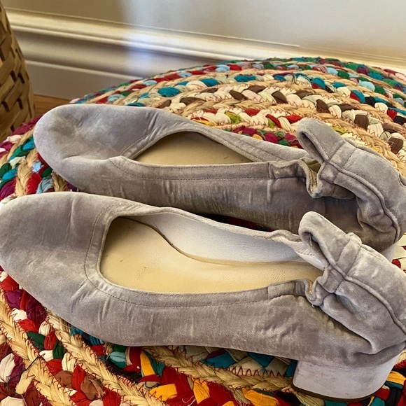 Everlane Soft Gray Velvet Women's Heeled Flats - Picture 6 of 7